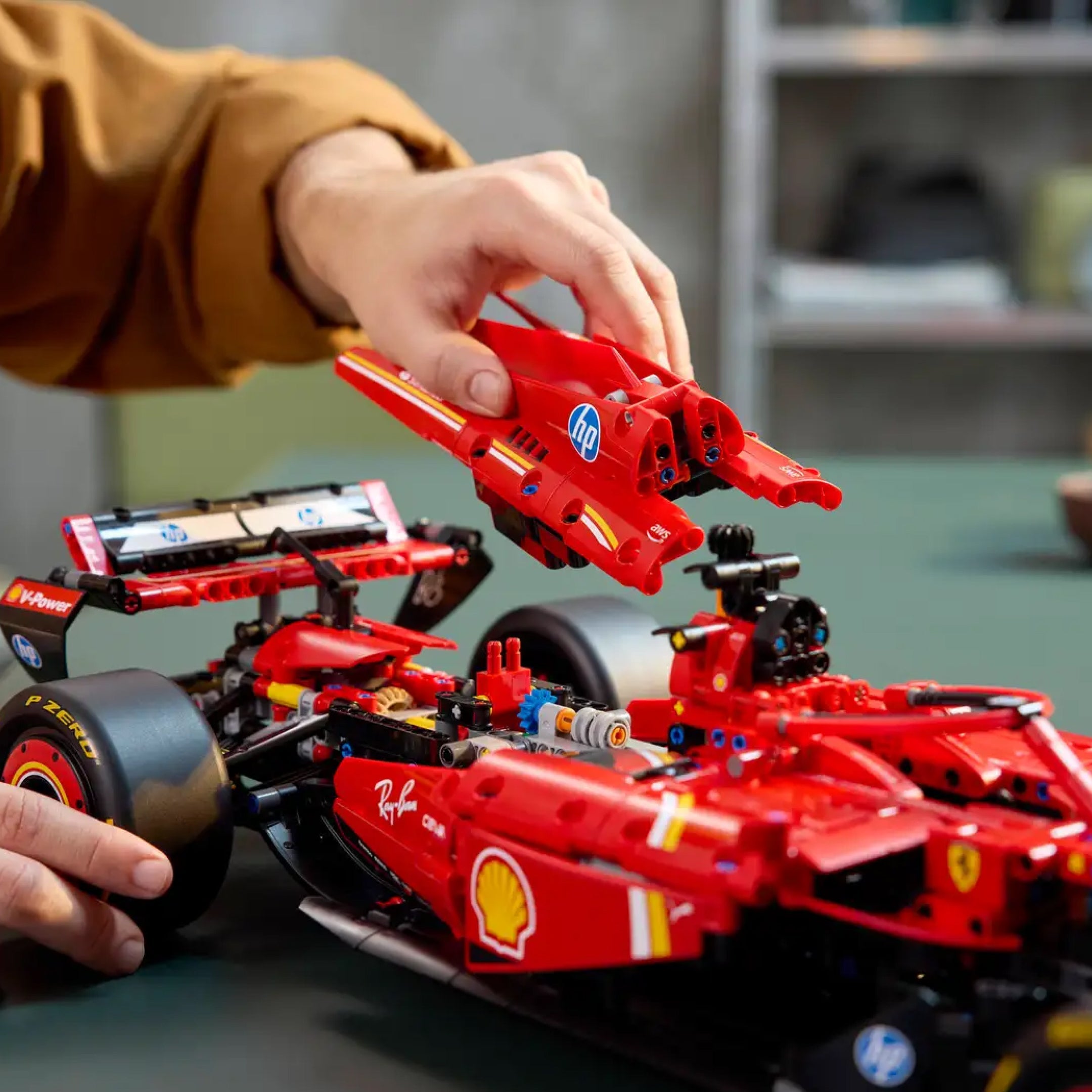 Ferrari SF-24 Formula 1 Car (1,361 Pieces)