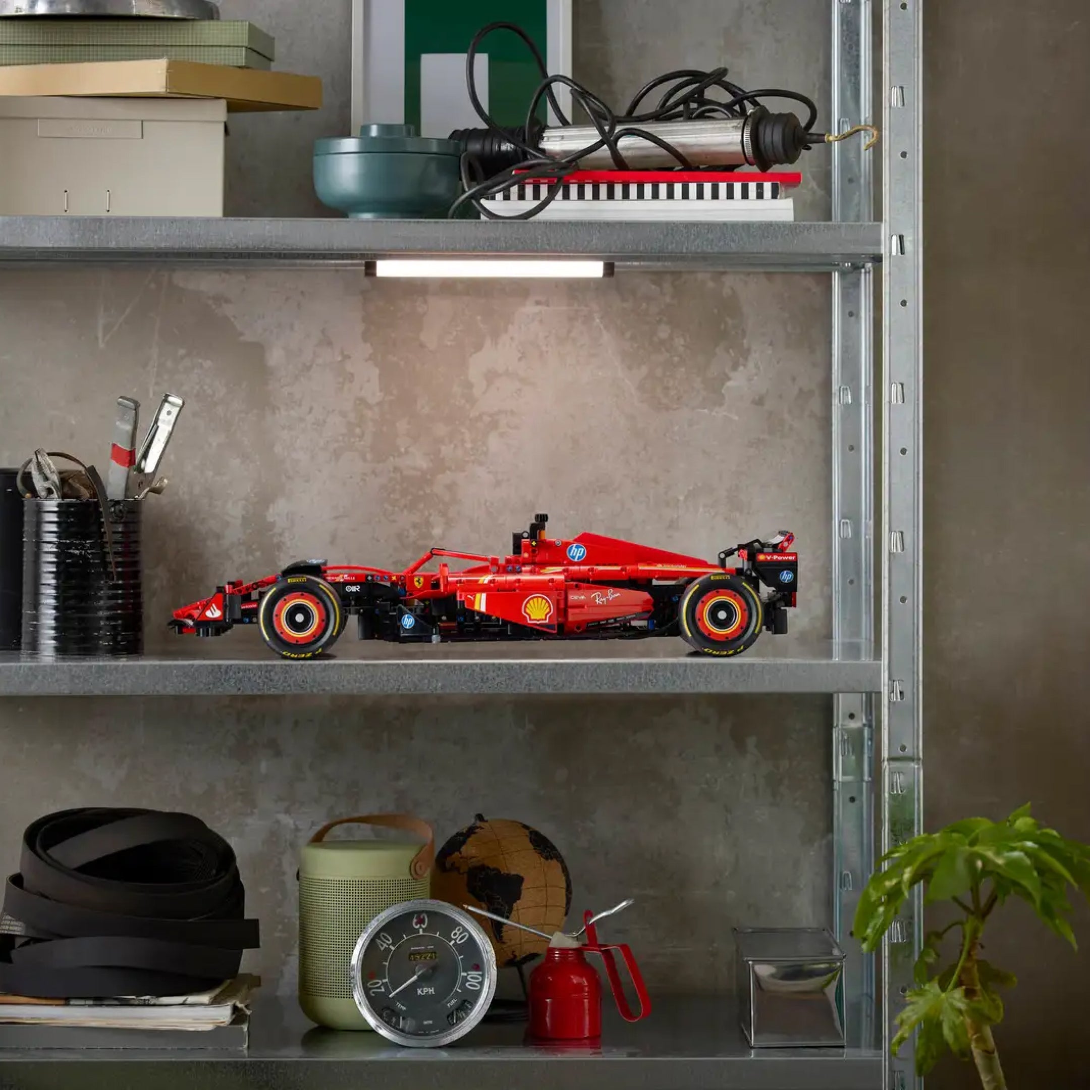 Ferrari SF-24 Formula 1 Car (1,361 Pieces)