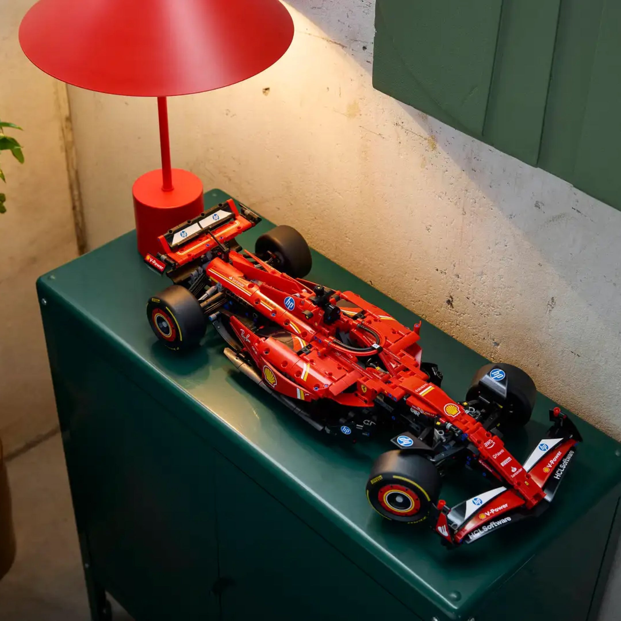 Ferrari SF-24 Formula 1 Car (1,361 Pieces)
