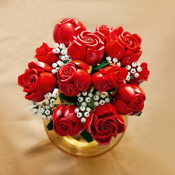 Rose Bouquet Building Set (822 Pieces)
