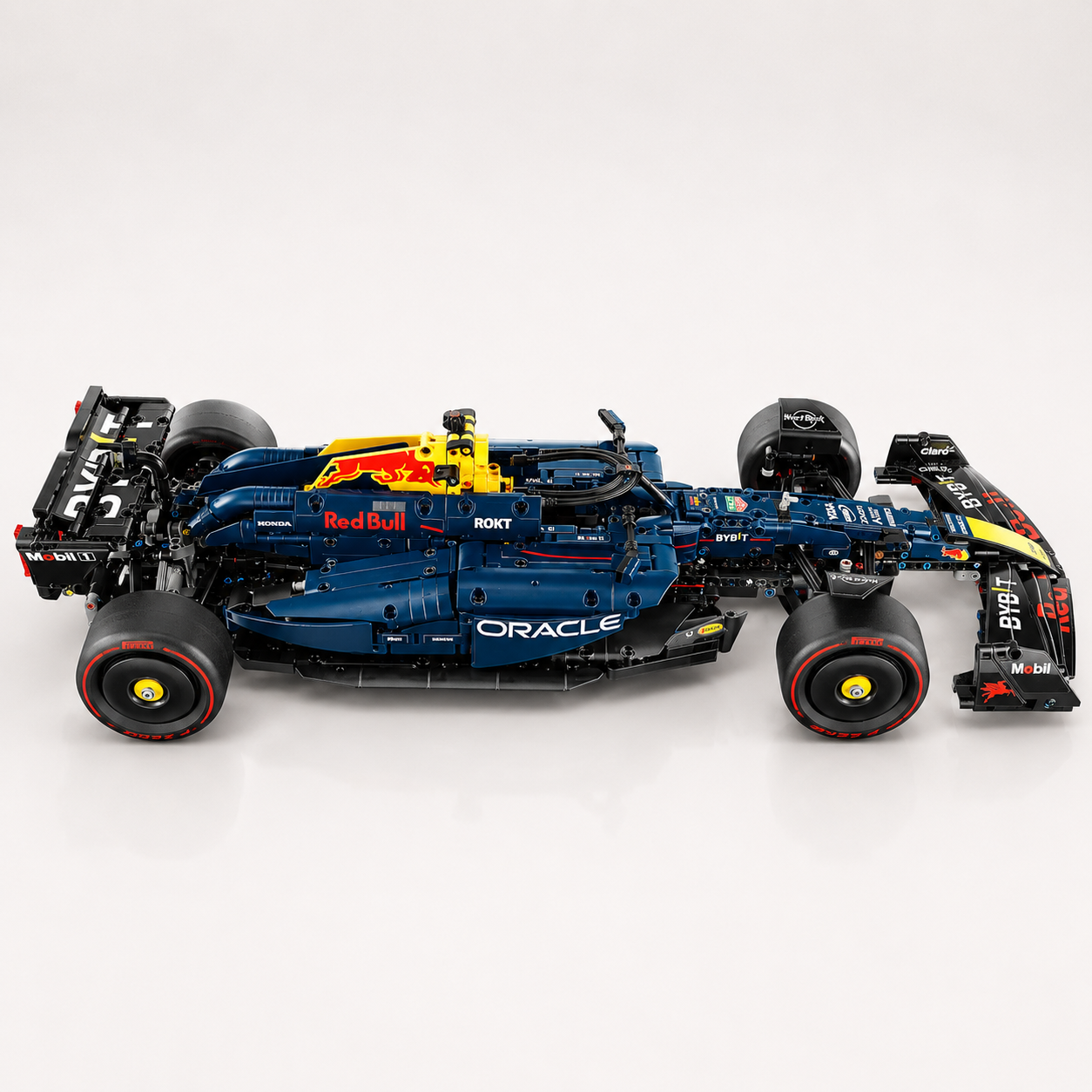 Oracle Red Bull Racing RB20 Formula 1 Car (1,639 Pieces)