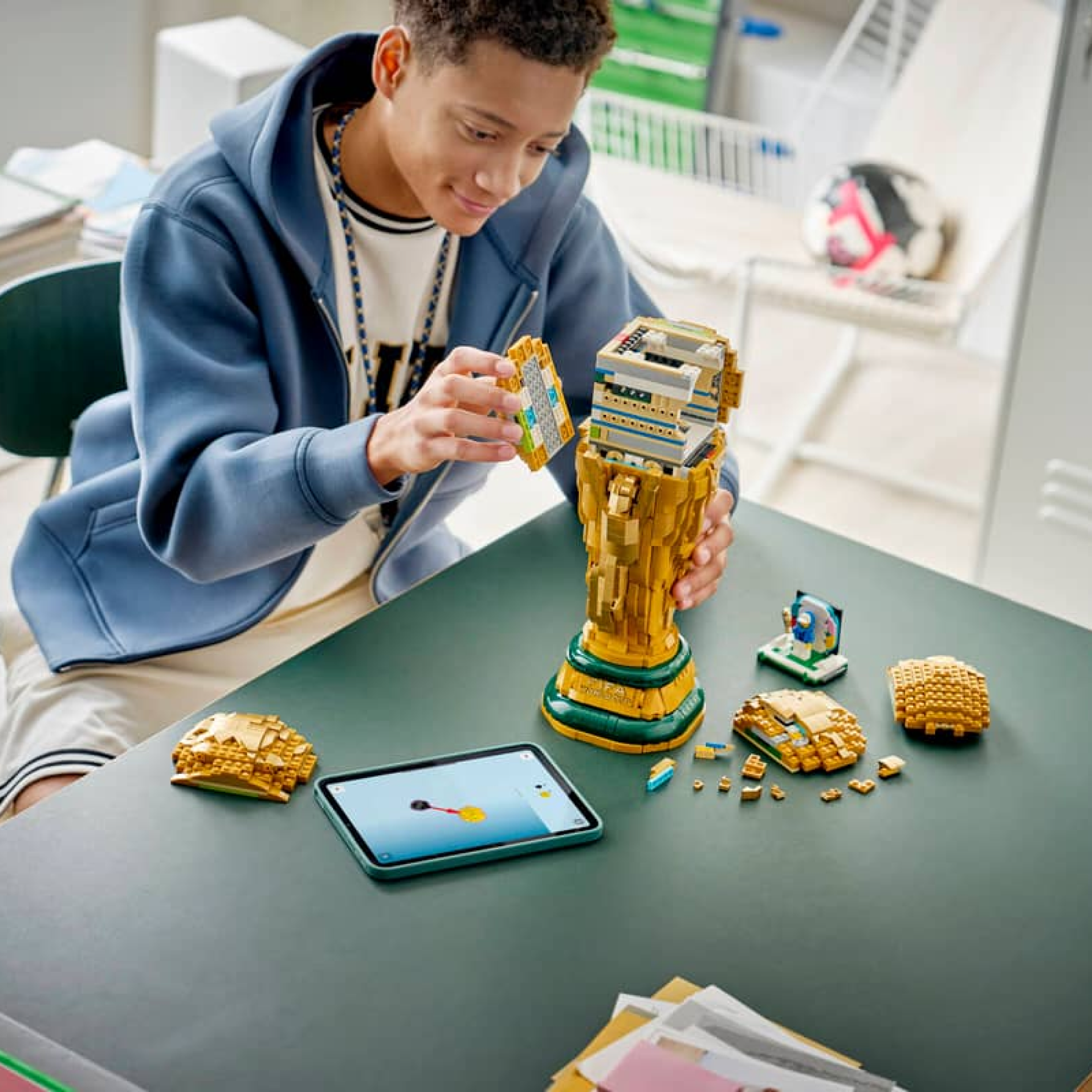 World Cup Trophy Building Set (2,842 Pieces)